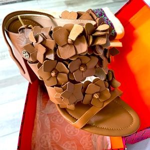 TORY BURCH BLOSSOM LEATHER SANDALS